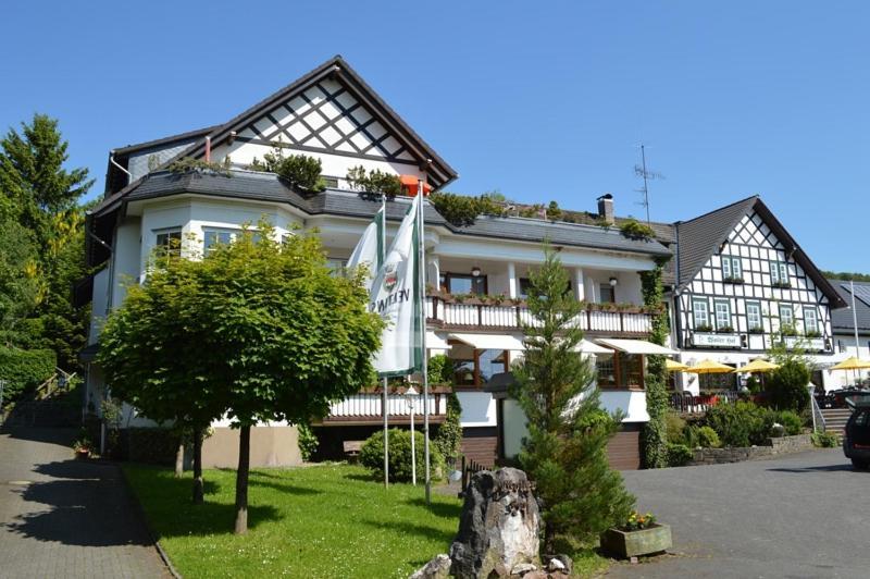 Hotel "Woiler Hof" Garni Эслоэ Экстерьер фото