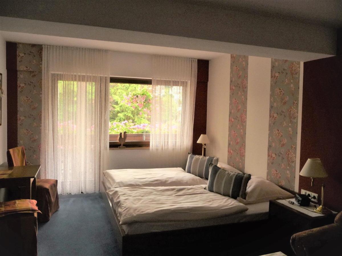 Hotel "Woiler Hof" Garni Эслоэ Экстерьер фото